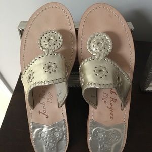 EUC Platinum Jack Rogers size 9 worm once